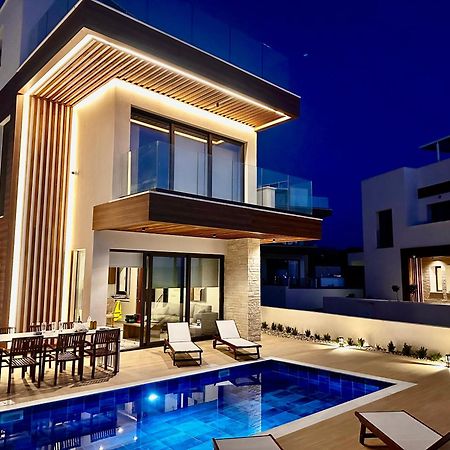 Santa Barbara Seafront Villas W Jacuzzi Pool Πάφος Εξωτερικό φωτογραφία