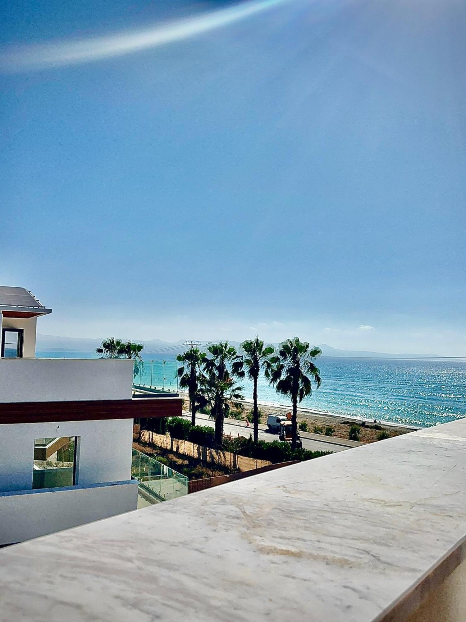 Santa Barbara Seafront Villas W Jacuzzi Pool Πάφος Εξωτερικό φωτογραφία