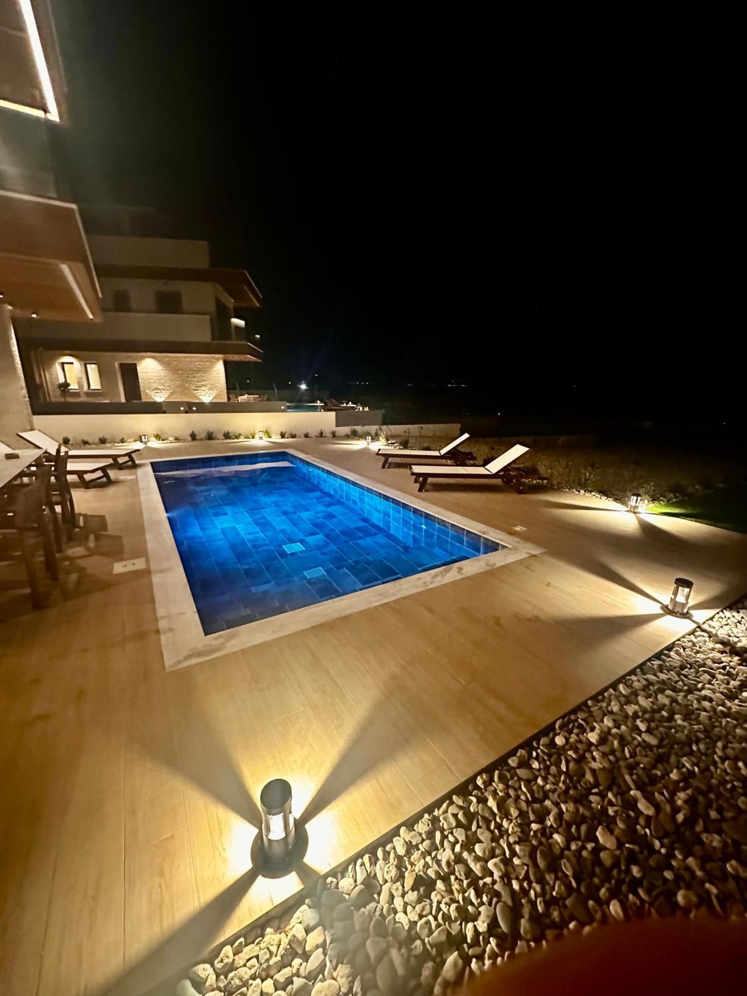 Santa Barbara Seafront Villas W Jacuzzi Pool Πάφος Εξωτερικό φωτογραφία