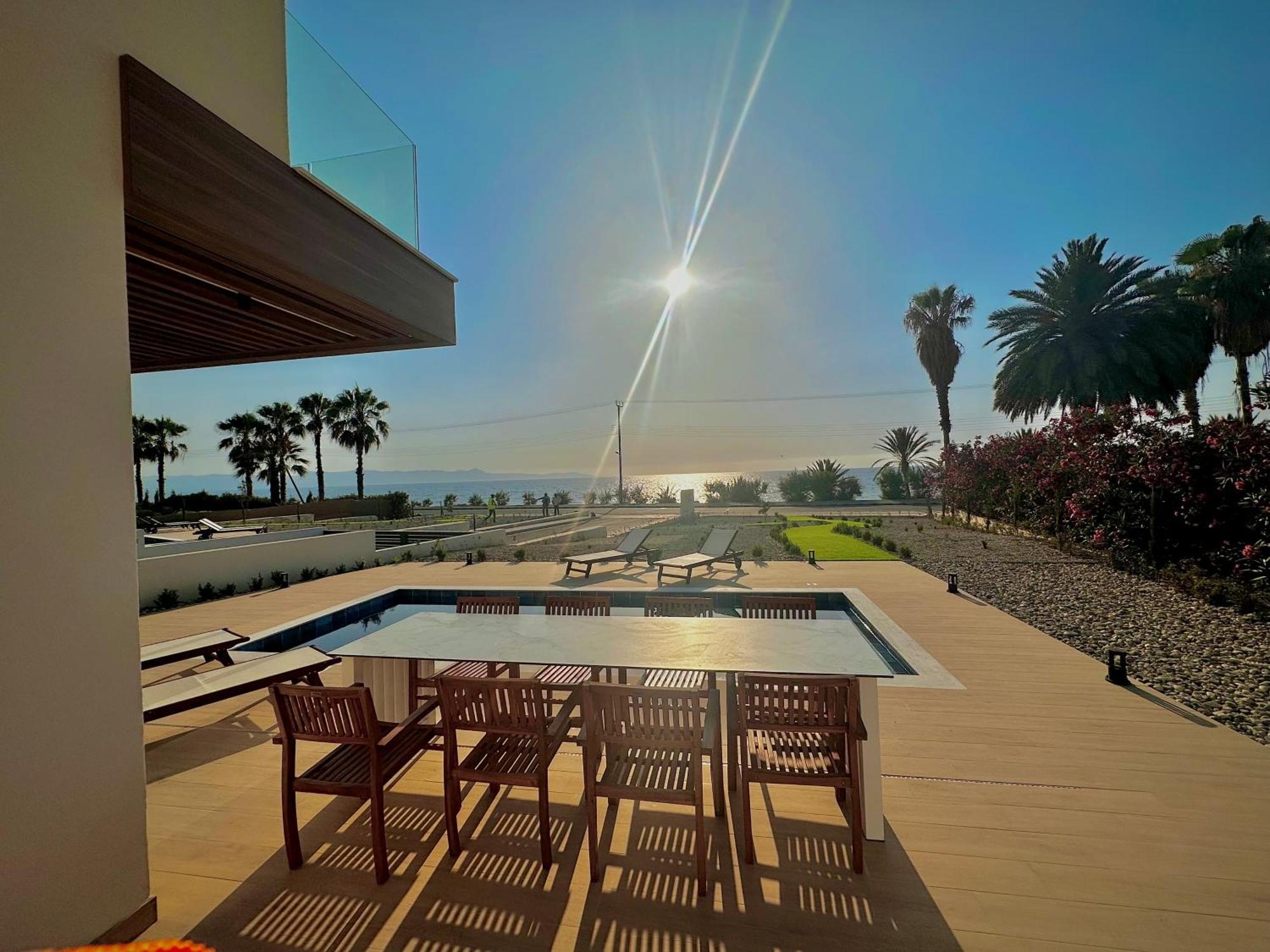 Santa Barbara Seafront Villas W Jacuzzi Pool Πάφος Εξωτερικό φωτογραφία