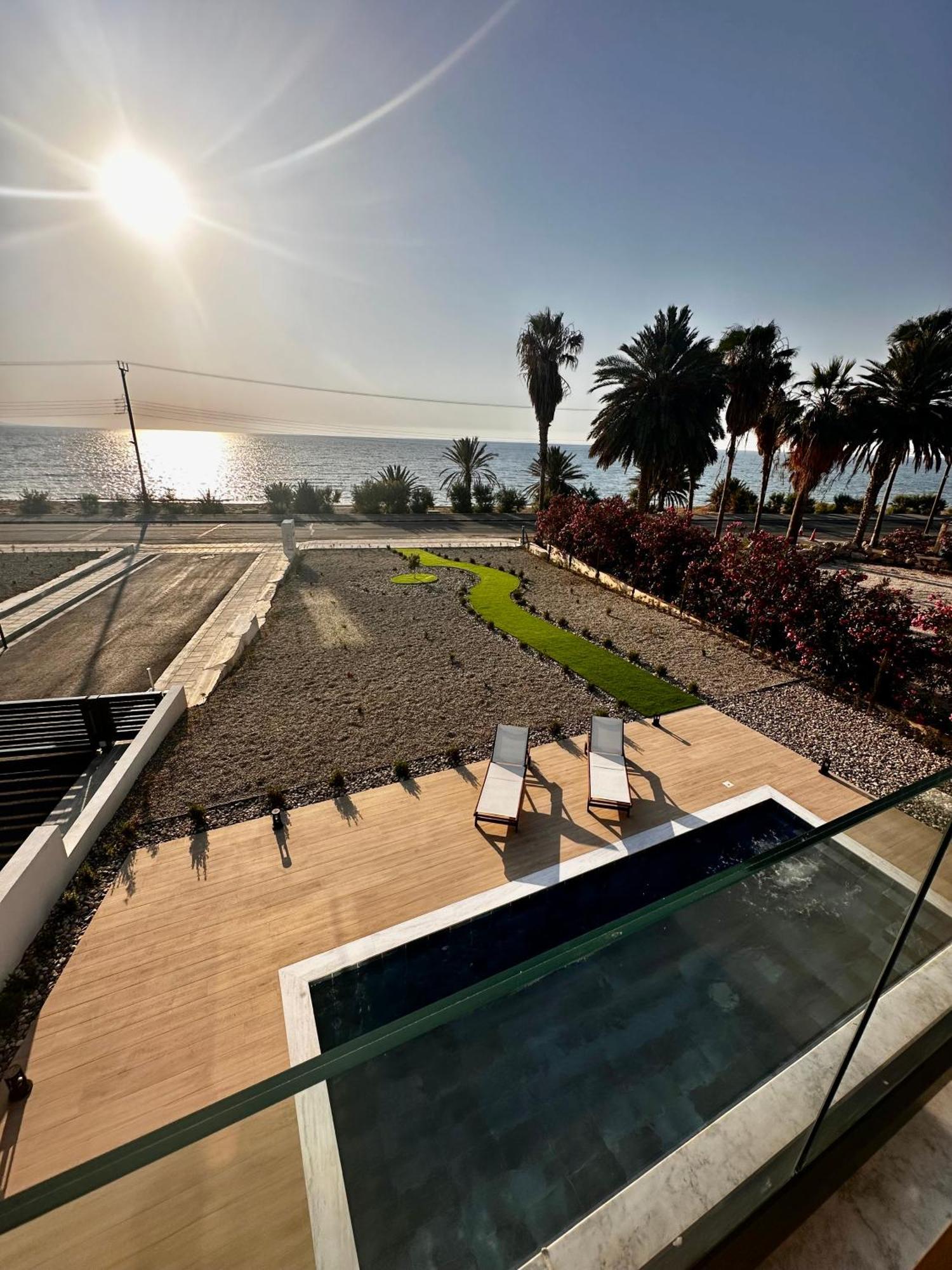 Santa Barbara Seafront Villas W Jacuzzi Pool Πάφος Εξωτερικό φωτογραφία