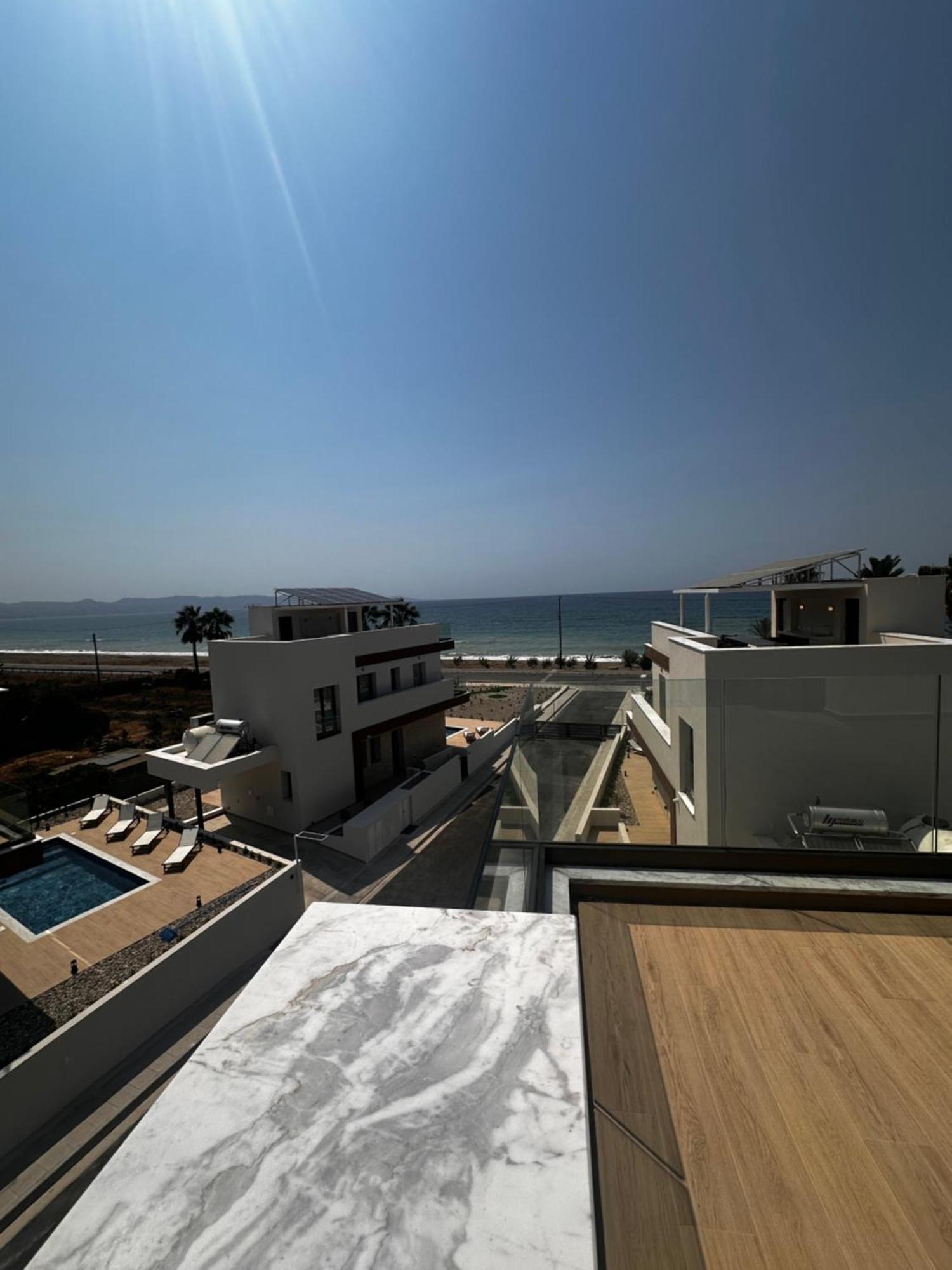 Santa Barbara Seafront Villas W Jacuzzi Pool Πάφος Εξωτερικό φωτογραφία